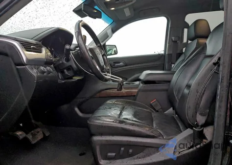 2019 Chevrolet Suburban K1500 Lt z USA, uszkodzony, nr VIN 1GNSKHKC8KR158603